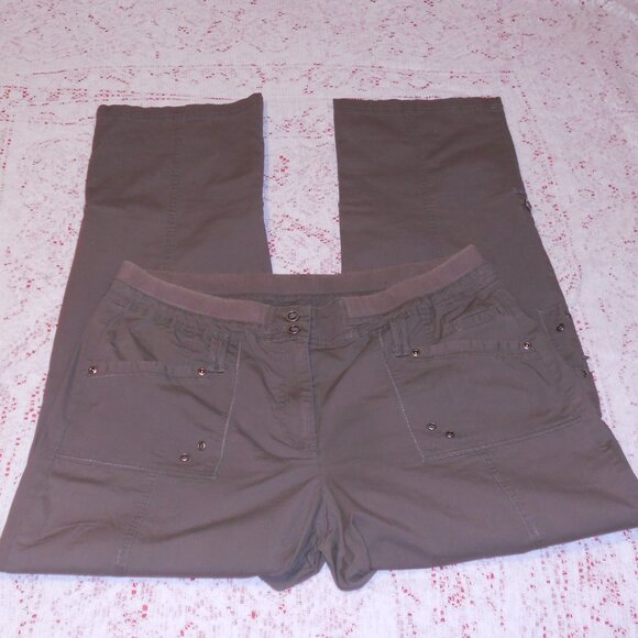 Chico's 2.5 Brown Taupe Convertible Pants Cargo Pocket Fits Size 14 - Picture 1 of 10